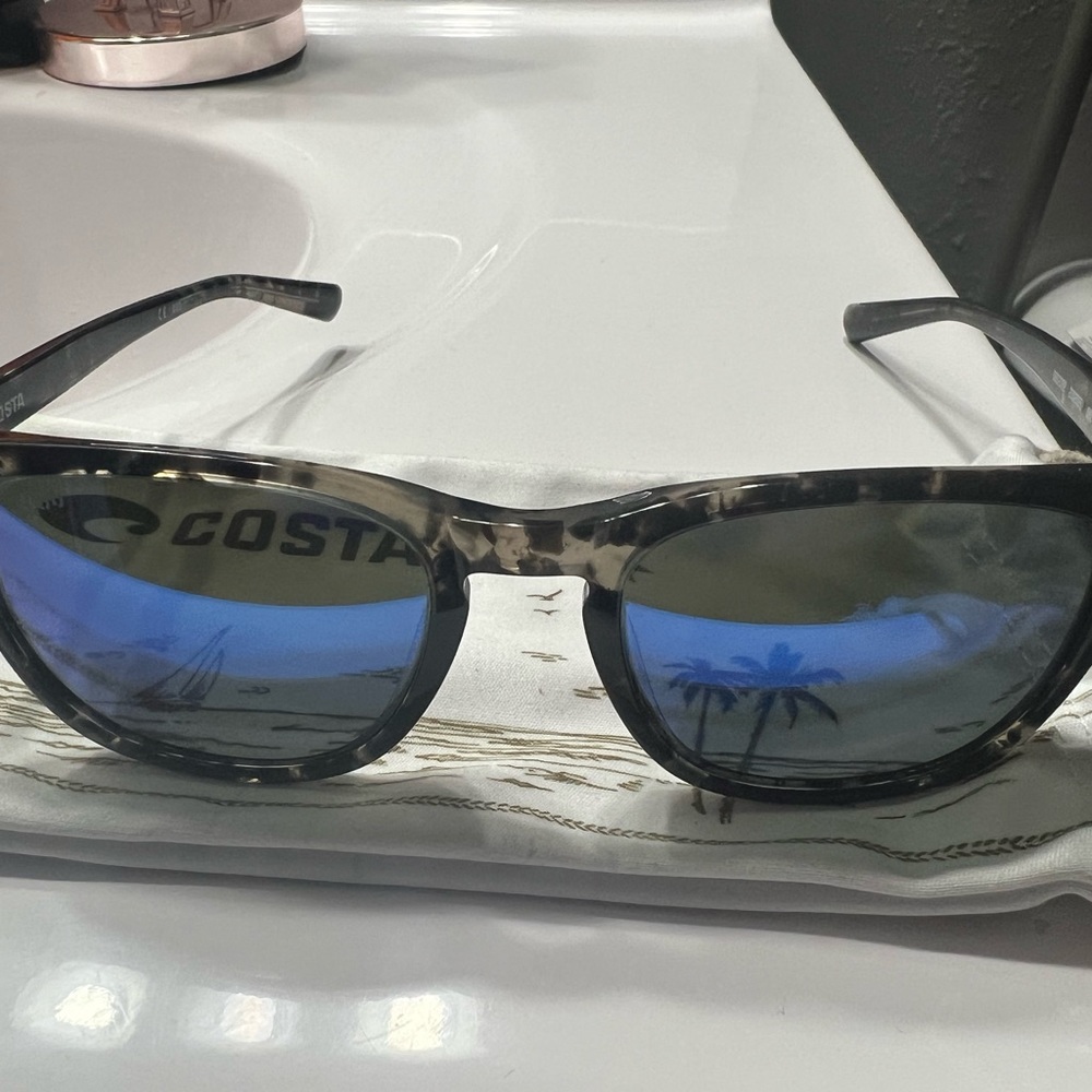 Women’s Costa Sullivan Sunglasses